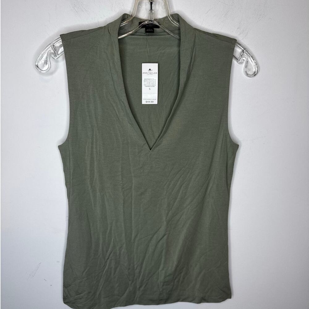 Brand New Ann Taylor Sample Women's Size Small Seamoss Green V Neck Tank Top